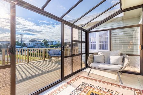 Photo of property in 15 Kaka Road, Raumati Beach, Paraparaumu, 5032