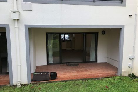 Photo of property in 8e Arotau Place, Grafton, Auckland, 1023