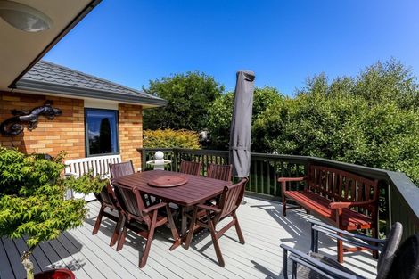 Photo of property in 5 Ashmore Drive, Frankleigh Park, New Plymouth, 4310