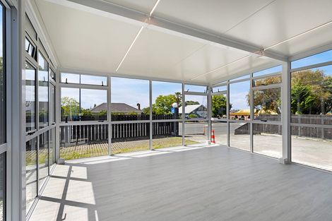 Photo of property in 3208a Great North Road, New Lynn, Auckland, 0600