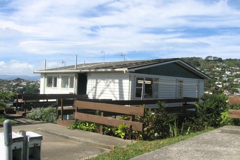 Photo of property in 2/41 Chartwell Drive, Crofton Downs, Wellington, 6035