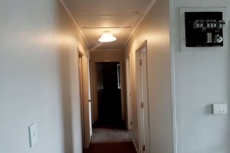 Photo of property in 2/22 Moncrieff Avenue, Clendon Park, Auckland, 2103