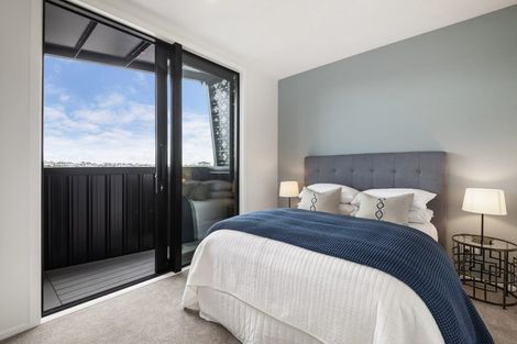 Photo of property in 2/19 Windlass Street, Long Bay, Auckland, 0630