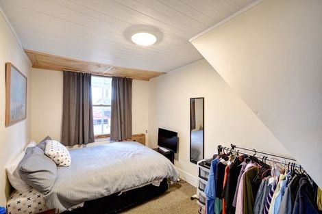 Photo of property in Elm Lodge Backpackers, 74 Elm Row, Dunedin Central, Dunedin, 9016