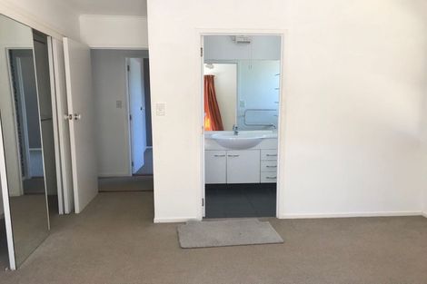 Photo of property in 13 Booralee Avenue, Botany Downs, Auckland, 2010