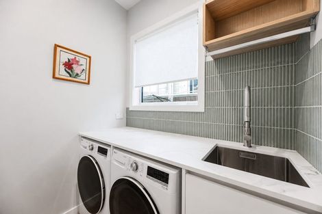 Photo of property in 63 Milford Road, Milford, Auckland, 0620