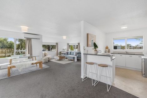 Photo of property in 2 Rosewood Place, Paraparaumu, 5032