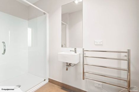 Photo of property in 18 Brownlee Place, Pukekohe, 2120