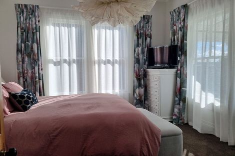 Photo of property in 14 Grey Street, Martinborough, 5711