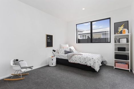 Photo of property in 2 Cilliers Drive, Silverdale, 0932