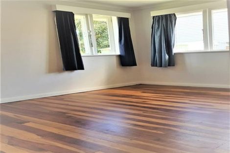 Photo of property in 1/166 Lake Road, Northcote, Auckland, 0627