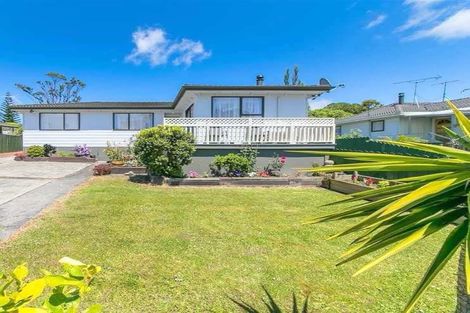 Photo of property in 10 Granville Drive, Massey, Auckland, 0614