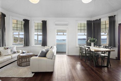 Photo of property in 35 Ferry Road, Days Bay, Lower Hutt, 5013