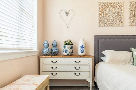 Photo of property in 7 Moore Street, Milton, 9220