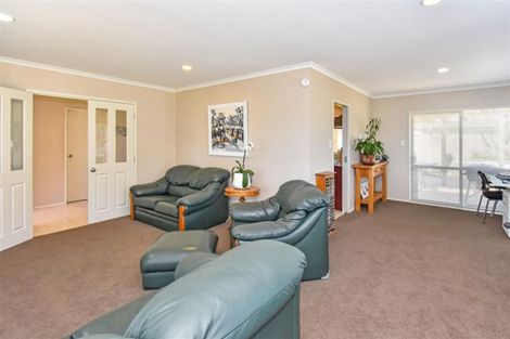 Photo of property in 172 Wattle Farm Road, Wattle Downs, Auckland, 2103