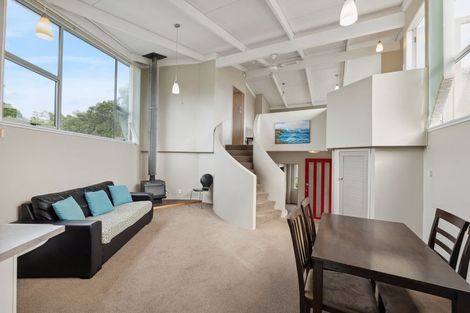 Photo of property in 27 Baring Terrace, Strandon, New Plymouth, 4312