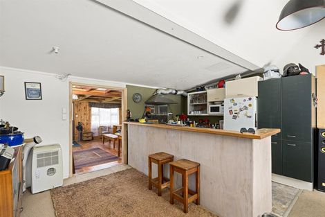 Photo of property in 380 Kaipara Coast Highway, Helensville, Kaukapakapa, 0871