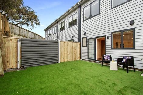 Photo of property in 10/17a Eastglen Road, Glen Eden, Auckland, 0602