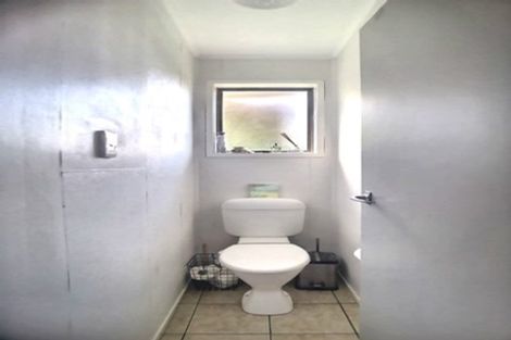 Photo of property in 5 St Margaret Place, West Harbour, Auckland, 0618