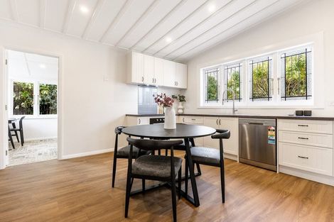 Photo of property in 2 Centennial Park Road, Wellsford, 0900