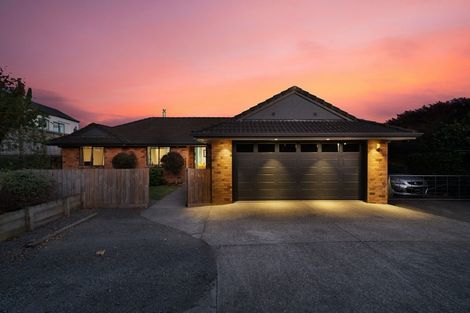 Photo of property in 32 Te Kauri Place, Helensville, 0800