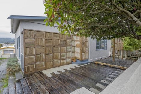 Photo of property in 47 Bluegum Road, Paraparaumu Beach, Paraparaumu, 5032