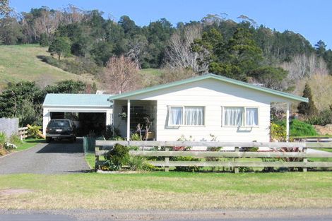Photo of property in 20 Captain Cook Road, Cooks Beach, Whitianga, 3591