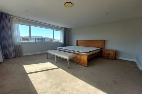 Photo of property in 11 Rathmullen Place, Pinehill, Auckland, 0632