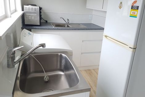 Photo of property in 72a Carlisle Road, Browns Bay, Auckland, 0632