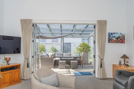 Photo of property in 16 Vanita Drive, Whitianga, 3510