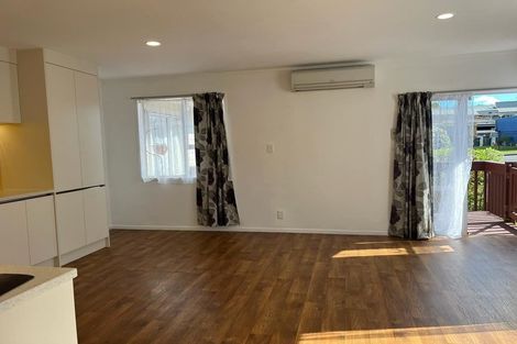 Photo of property in 2/2 Aotea Road, Glen Eden, Auckland, 0602