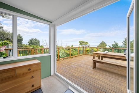 Photo of property in 76 Victory Road, Laingholm, Auckland, 0604