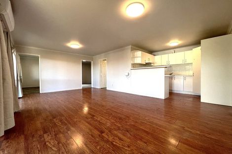 Photo of property in 7 Mcfetridge Place, Hillcrest, Auckland, 0627