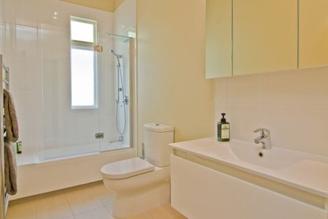 Photo of property in 54 Quadrant Road, Onehunga, Auckland, 1061