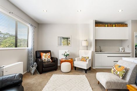 Photo of property in 16 Mural Place, Greenhithe, Auckland, 0632