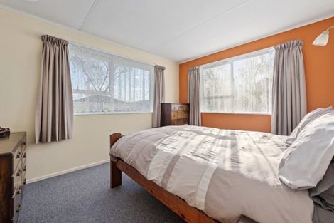 Photo of property in 54 Hillside Drive, Maoribank, Upper Hutt, 5018