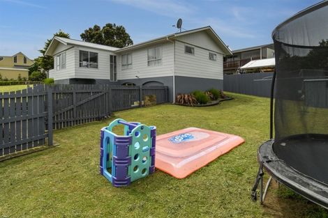 Photo of property in 37 Dunton Drive, Welcome Bay, Tauranga, 3112