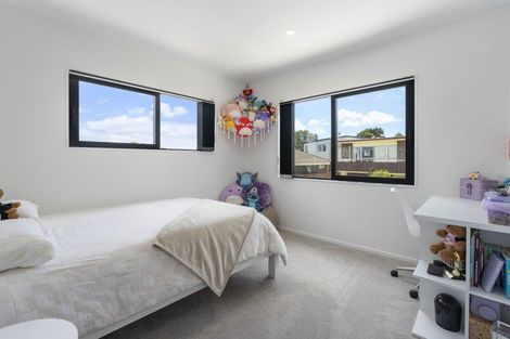 Photo of property in 2/16 James Laurie Street, Henderson, Auckland, 0612