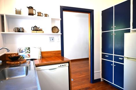 Photo of property in 87 Northland Road, Northland, Wellington, 6012