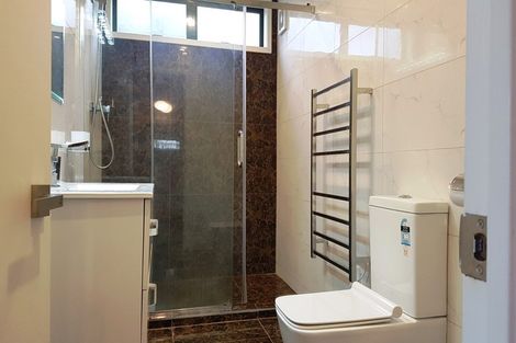 Photo of property in 12a Wicklam Lane, Greenhithe, Auckland, 0632