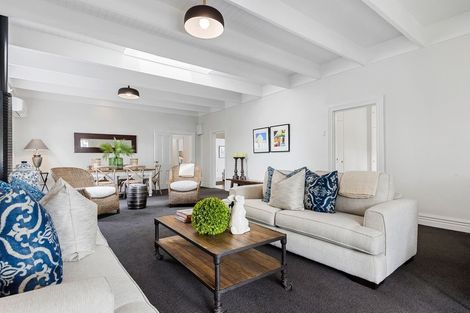 Photo of property in 100 Blighs Road, Strowan, Christchurch, 8052