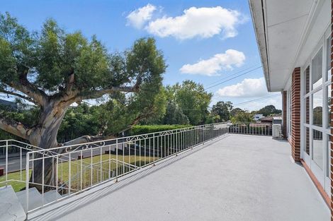 Photo of property in 18 Millbrook Road, Henderson, Auckland, 0612