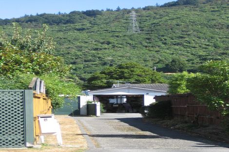 Photo of property in 6b Laredo Grove, Totara Park, Upper Hutt, 5018