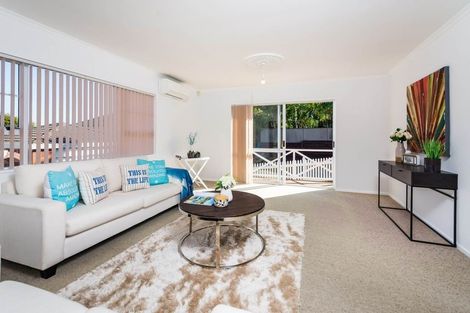 Photo of property in 1/71 Browns Bay Road, Browns Bay, Auckland, 0630