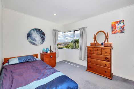 Photo of property in 2 Alcove Place, Totara Heights, Auckland, 2105
