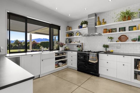 Photo of property in 251 Beacon Point Road, Wanaka, 9305