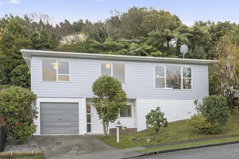 Photo of property in 5 Turriff Crescent, Tawa, Wellington, 5028