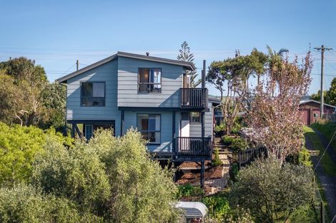 Photo of property in 1 Bay View Road, Raglan, 3225