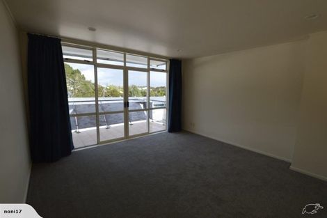Photo of property in 4b/20 Ian Marwick Place, Birkenhead, Auckland, 0626