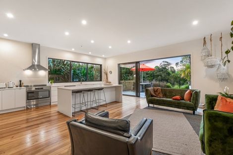 Photo of property in 39 Kent Terrace, Riverhead, 0820